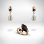 Žiedas ir auskarai su perlais ir granatais - raudonas ir baltas auksas 585, gėlavandeniai perlai, granatai